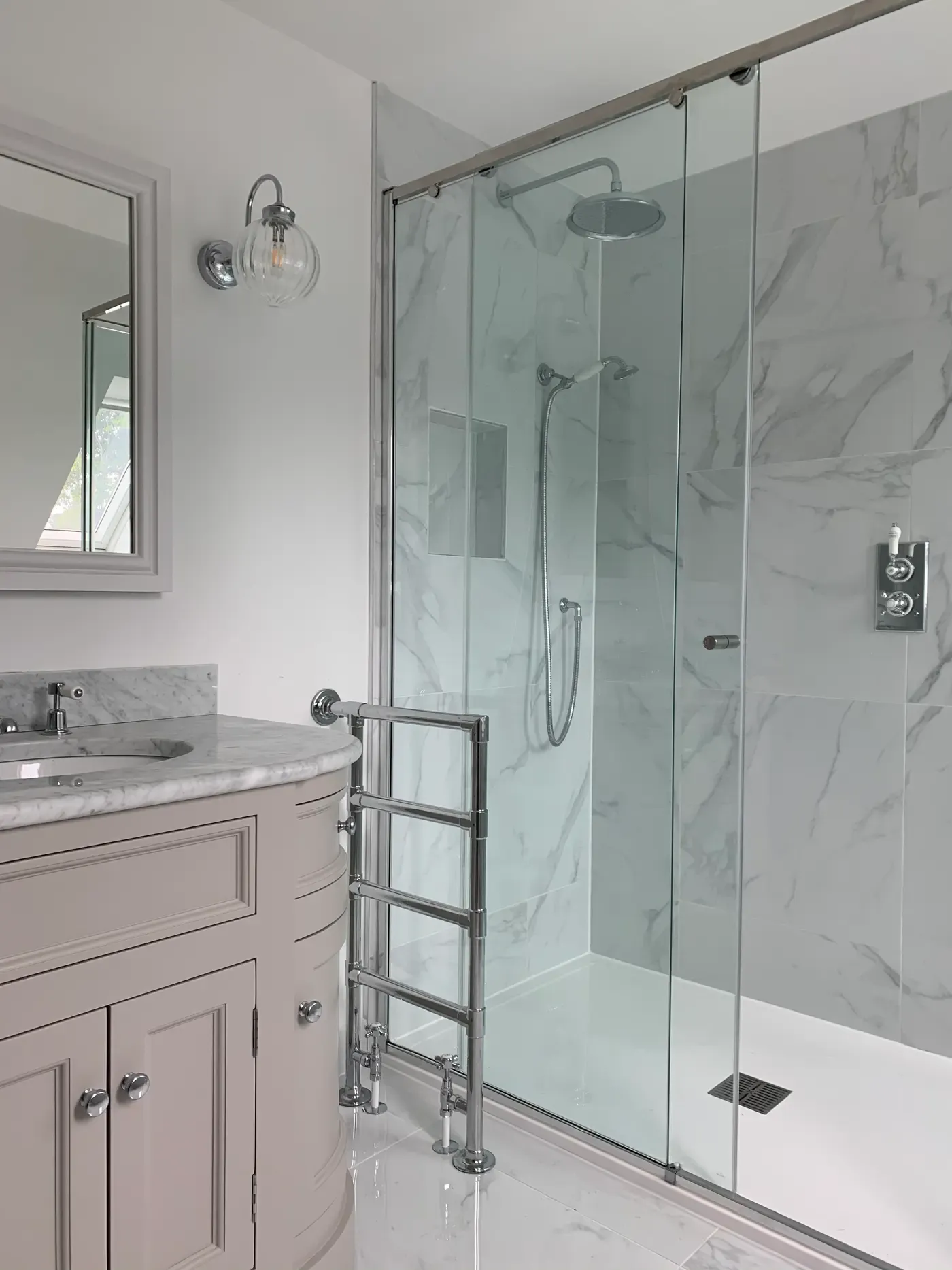 Master bathroom — walk-in shower in RH17